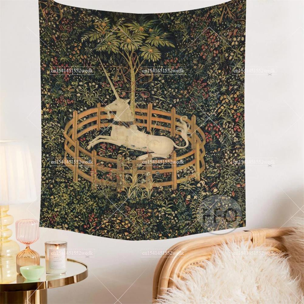 The Unicorn In straight Wall T - Home Office Yoga Room recensione e prezzo